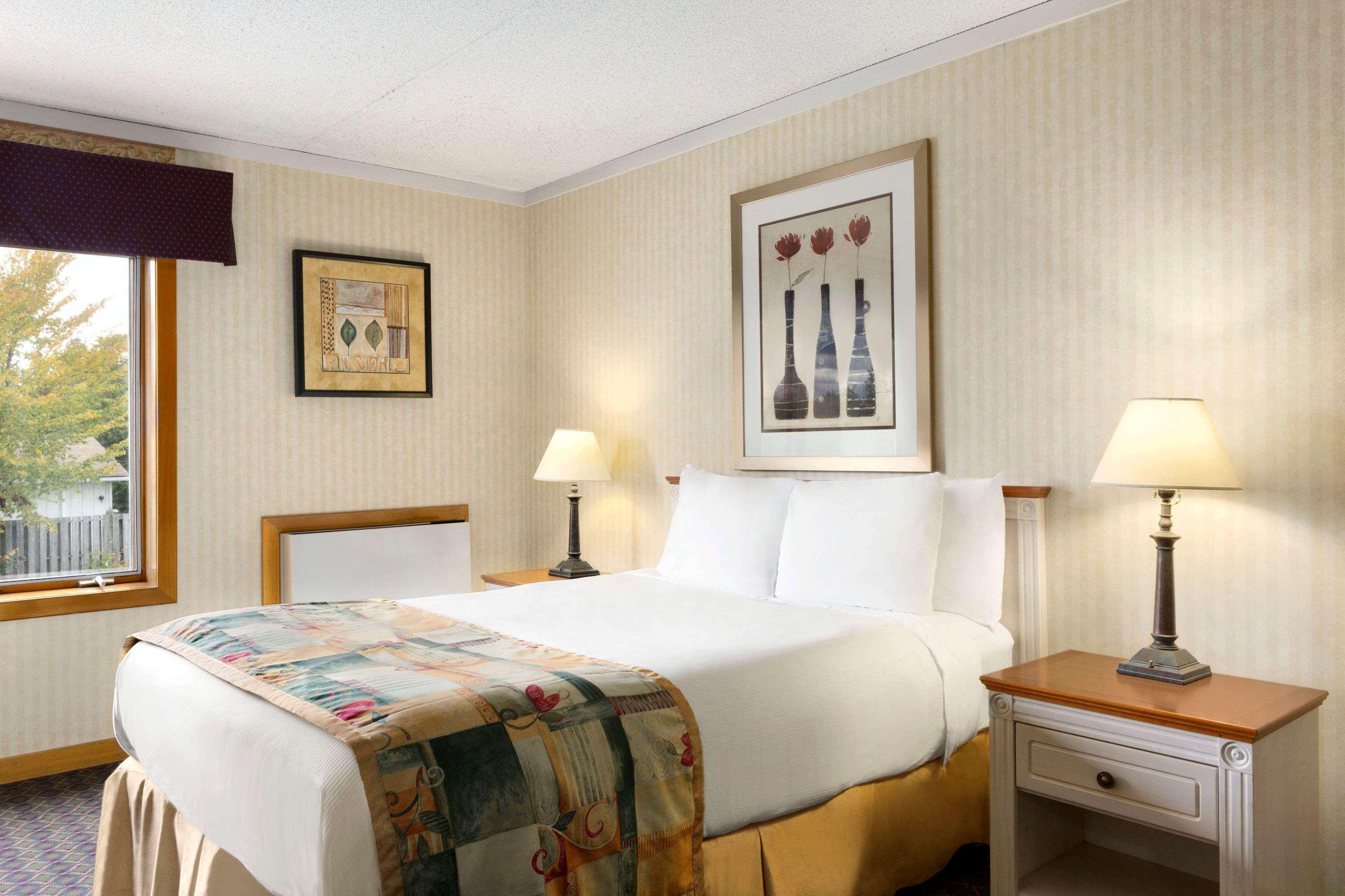 Travelodge By Wyndham Owen Sound On Exterior photo